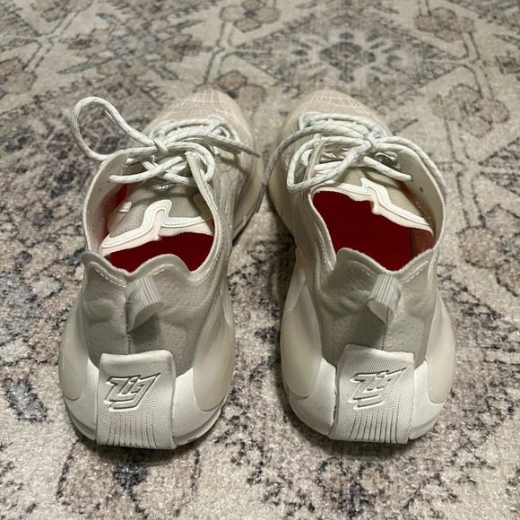 Reebok Zig Kinetica II Women's Chalk Grey Orange Flare Running Shoes - Picture 8 of 10